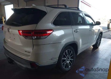 2018 Toyota Highlander Se z USA, uszkodzony, nr VIN 5TDJZRFH6JS548546